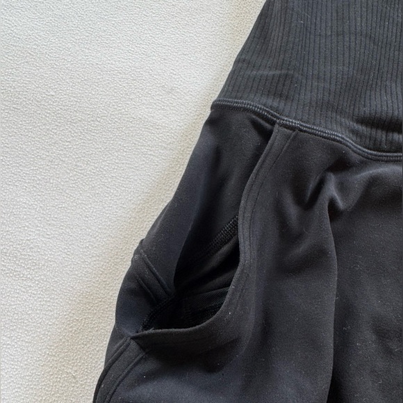 Lululemon Womens Black Align Ribbed Waist Cropped Jogger SIZE 6 LW6CDPS Athletic - Picture 5 of 6